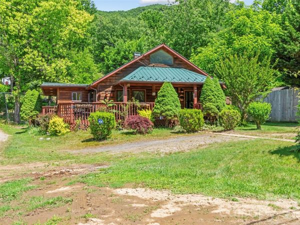 30 Clover Lane, Burnsville, NC 28714