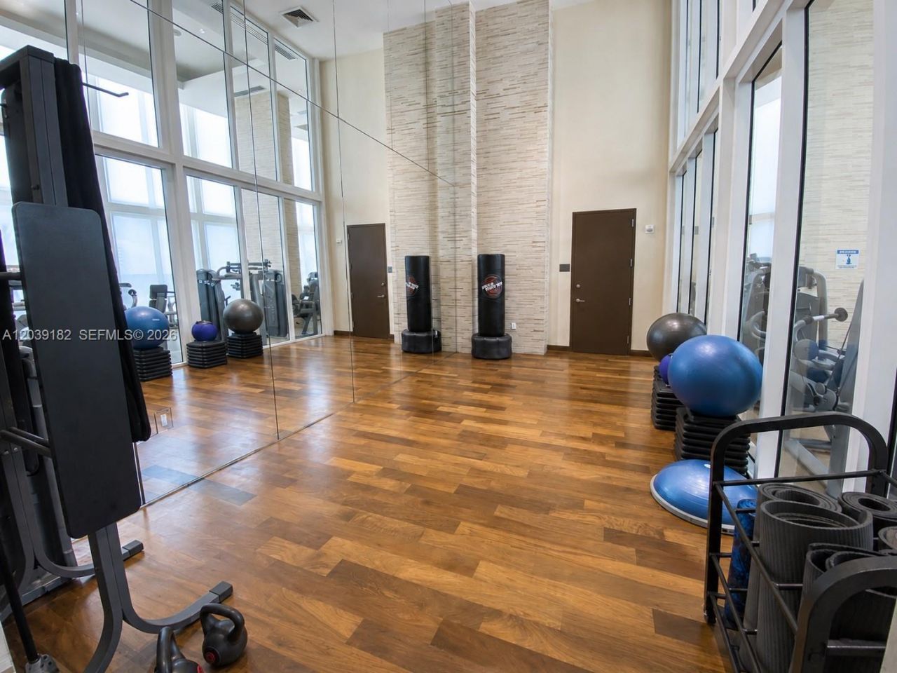 15811 Collins Ave , Unit 701, Sunny Isles Beach, FL 33160 Photo