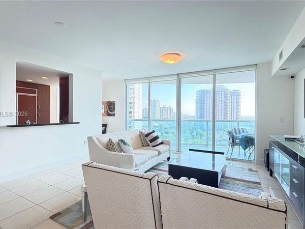 19400 Turnberry Way, Unit 1131, Aventura, FL 33180