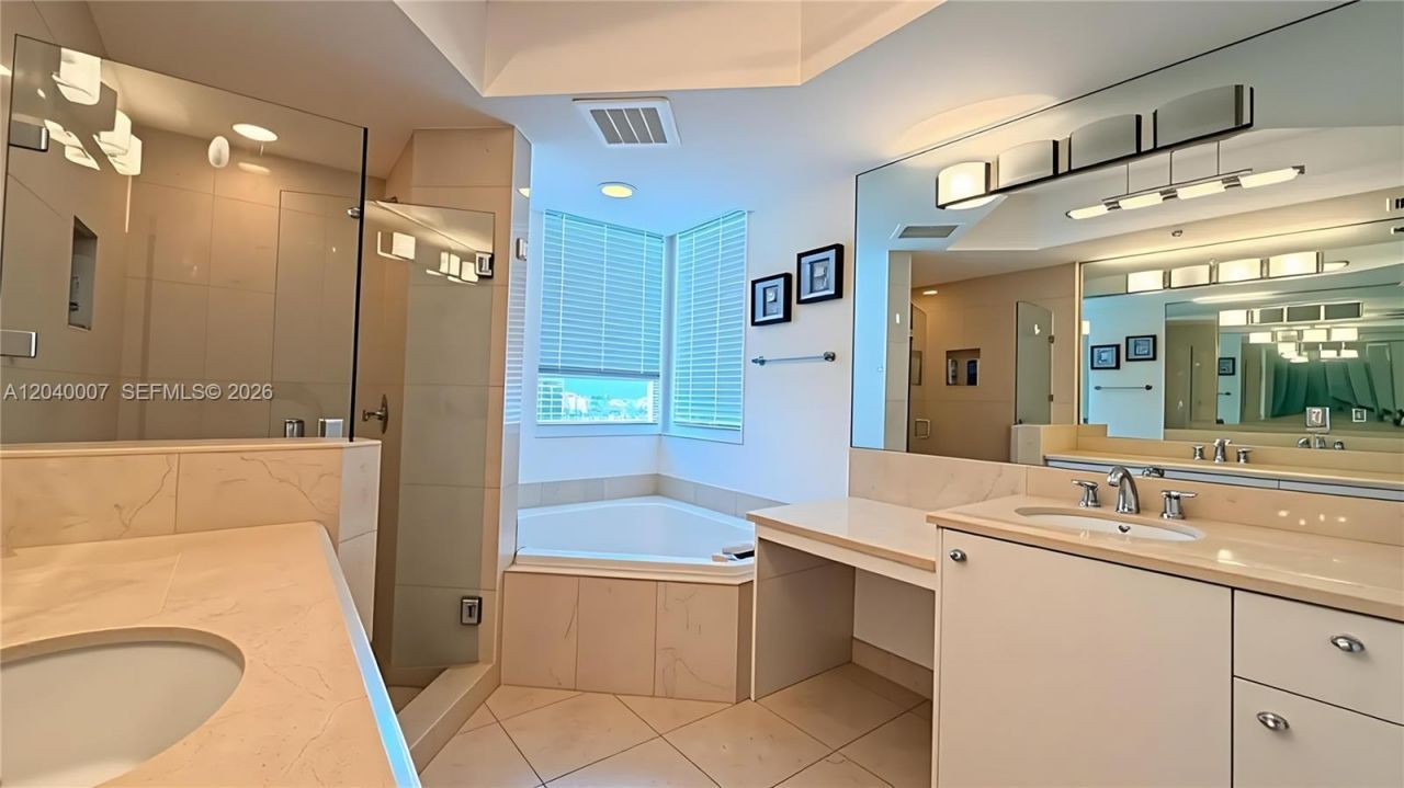 19400 Turnberry Way, Unit 1131, Aventura, FL 33180 Photo