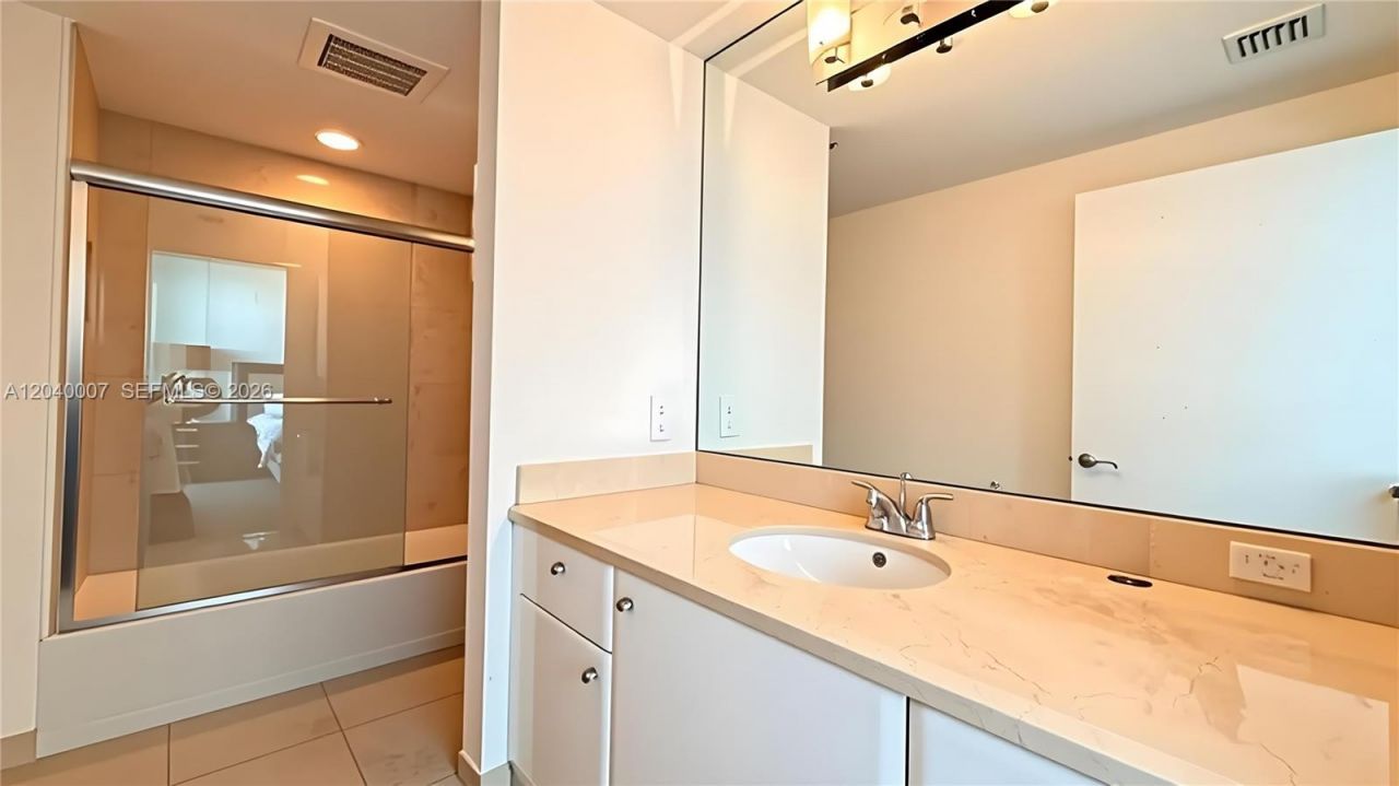 19400 Turnberry Way, Unit 1131, Aventura, FL 33180 Photo