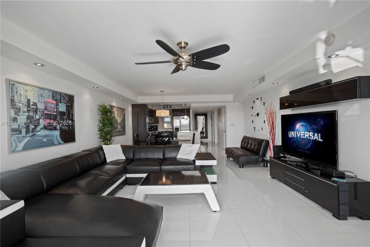 3050 N Palm Aire Dr , Unit 710, Pompano Beach, FL 33069 Photo