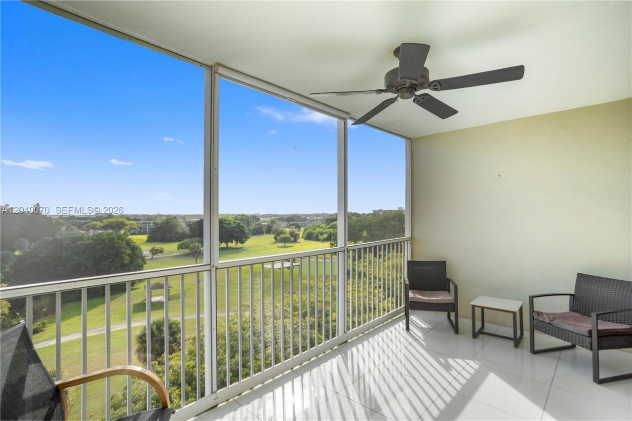 3050 N Palm Aire Dr , Unit 710, Pompano Beach, FL 33069 Photo