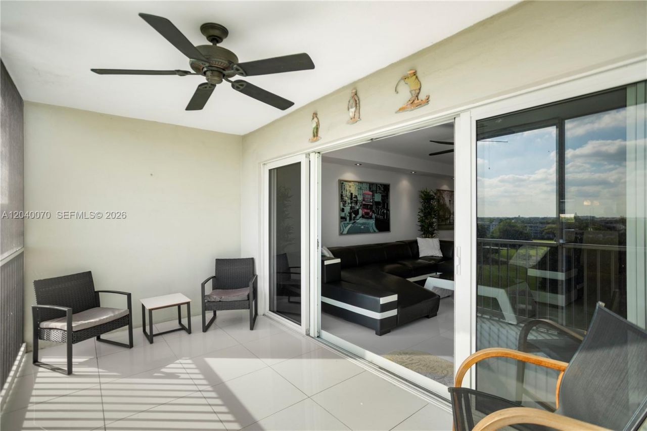 3050 N Palm Aire Dr , Unit 710, Pompano Beach, FL 33069 Photo