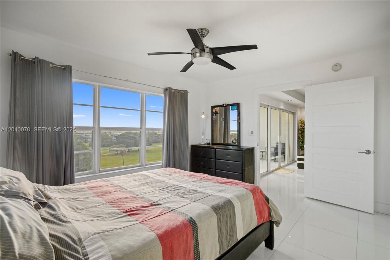 3050 N Palm Aire Dr , Unit 710, Pompano Beach, FL 33069 Photo