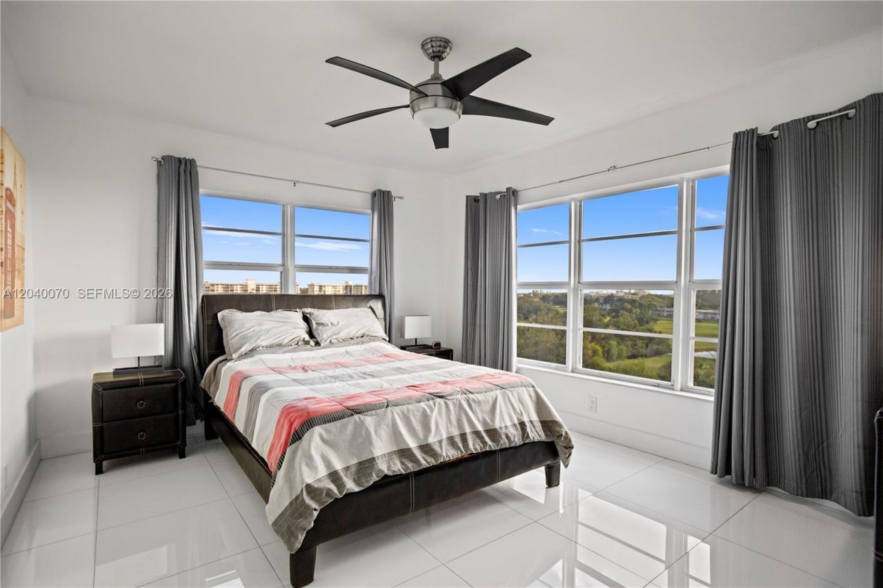 3050 N Palm Aire Dr , Unit 710, Pompano Beach, FL 33069 Photo