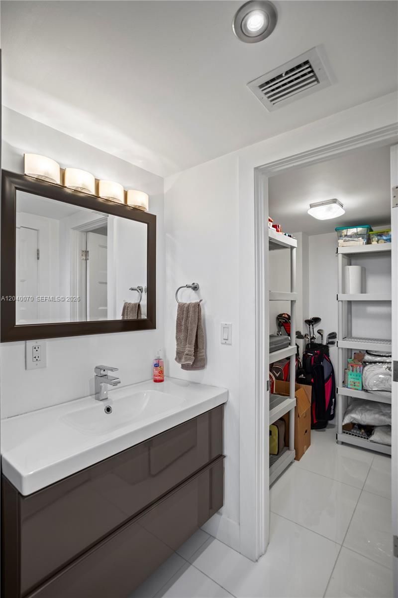 3050 N Palm Aire Dr , Unit 710, Pompano Beach, FL 33069 Photo