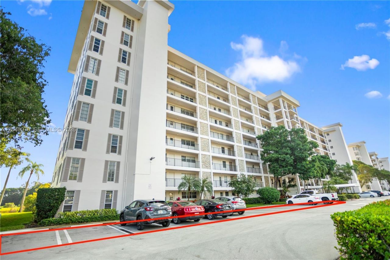 3050 N Palm Aire Dr , Unit 710, Pompano Beach, FL 33069 Photo