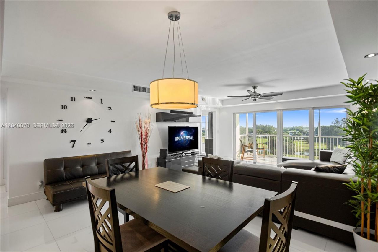 3050 N Palm Aire Dr , Unit 710, Pompano Beach, FL 33069 Photo