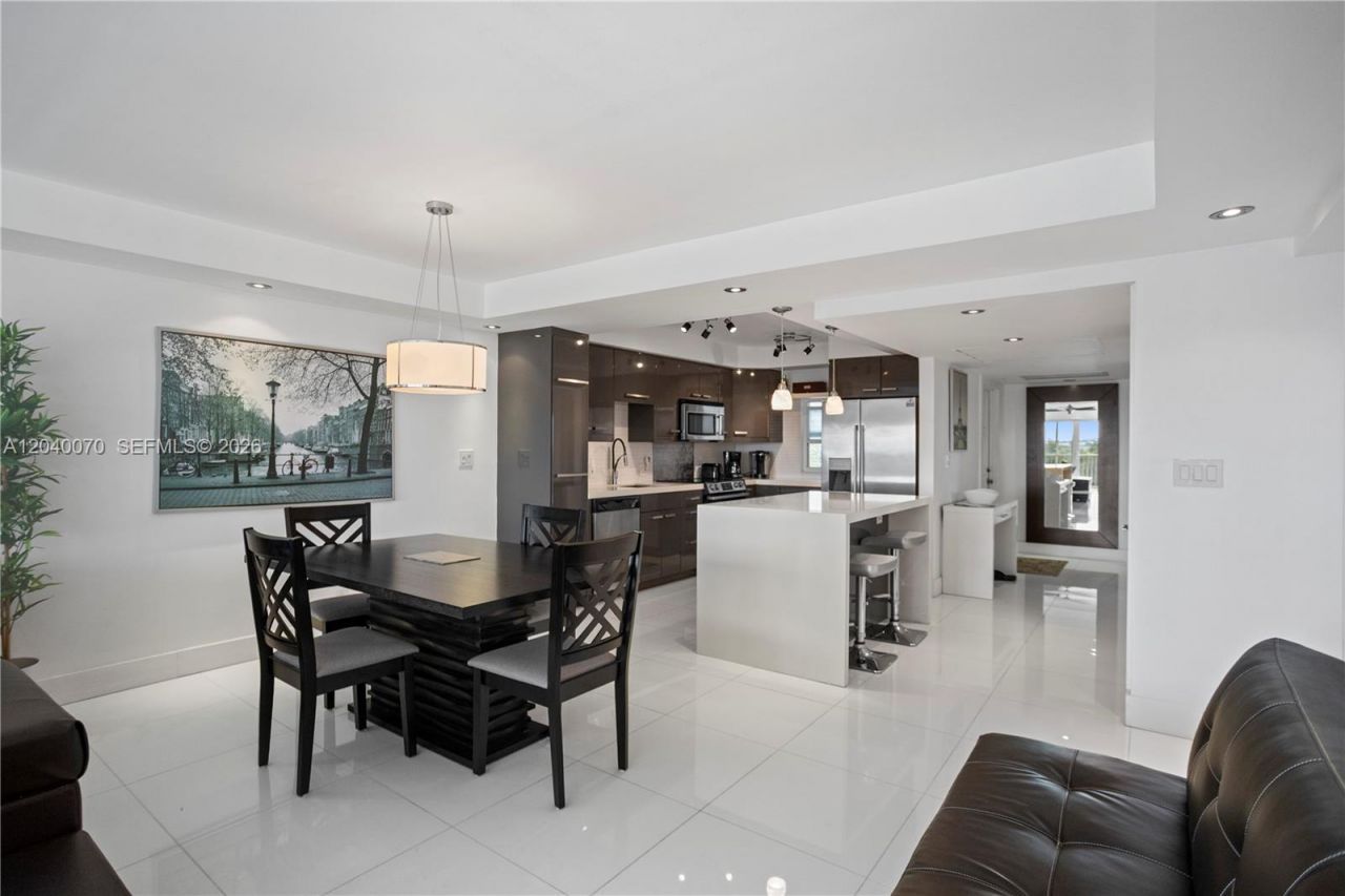 3050 N Palm Aire Dr , Unit 710, Pompano Beach, FL 33069 Photo