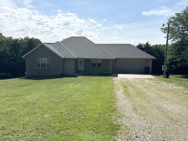 48 Drop Tine Drive , Strafford, MO 65757