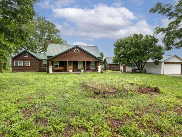 1704 Historic Road, Niangua, MO 65713