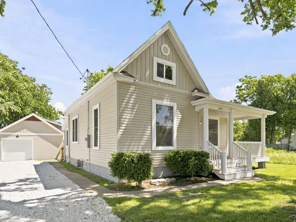 1017 E Commercial Street , Springfield, MO 65803