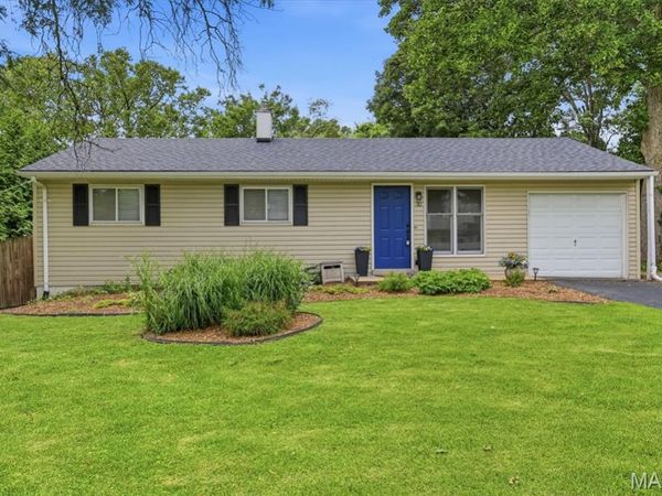 32 W Meadow Lane , Ellisville, MO 63021