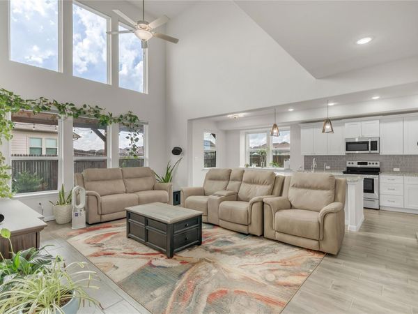 223 Balsam ST, Hutto, TX 78634