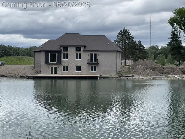 68651 Lake Angela Pointe, Richmond, MI 48062