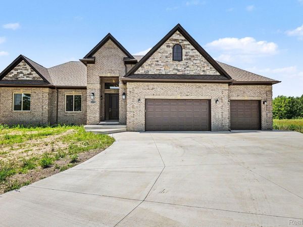 68651 Lake Angela Pointe, Richmond, Mi 48062