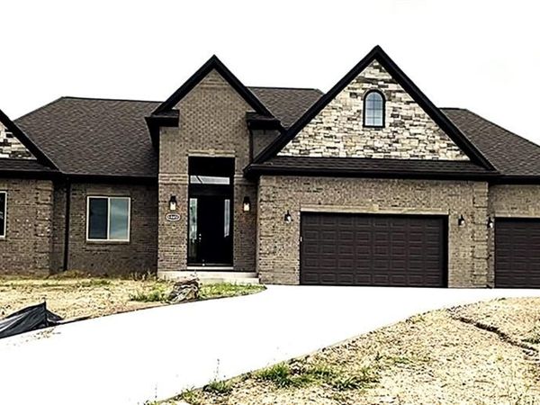 68651 Lake Angela Pointe, Richmond, MI 48062