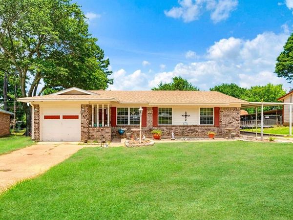 2455 Kessler Drive, Paris, TX 75460