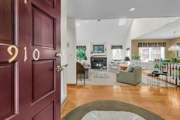910 Harvest Way photo 4