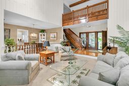 910 Harvest Way photo 4