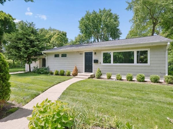 900 Isabella Street , Wilmette, IL 60091