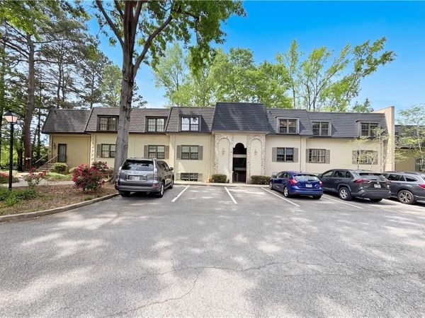 27 Chaumont Square NW, Atlanta, GA 30327