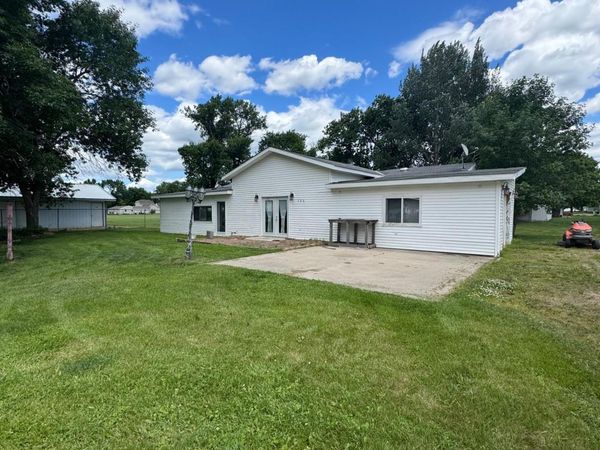 106 2nd Avenue N, Mooreton, ND 58061