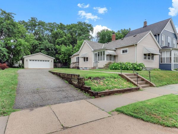 81 Manitoba Avenue, Saint Paul, MN 55117
