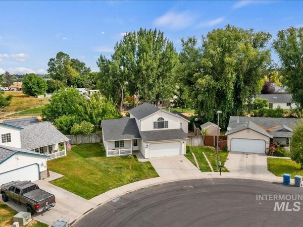 221 N Jefferson St, Nampa, ID 83651