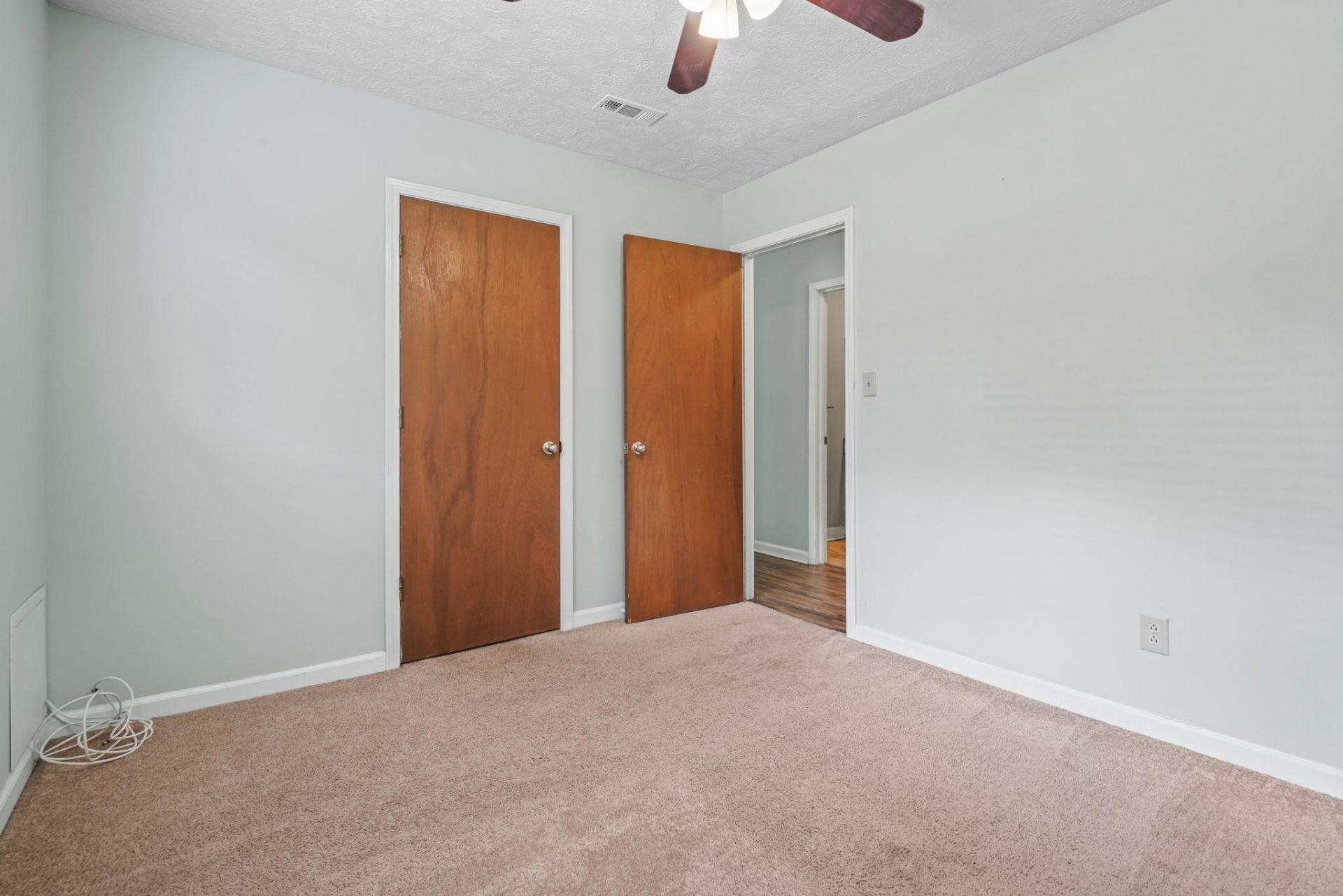 5039 Watergate Dr. Photo 13