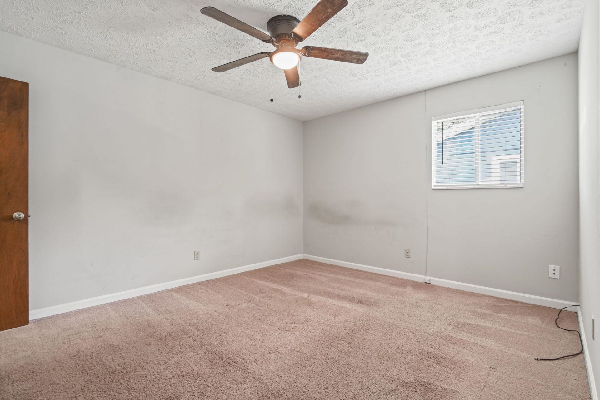 5039 Watergate Dr. Photo 20