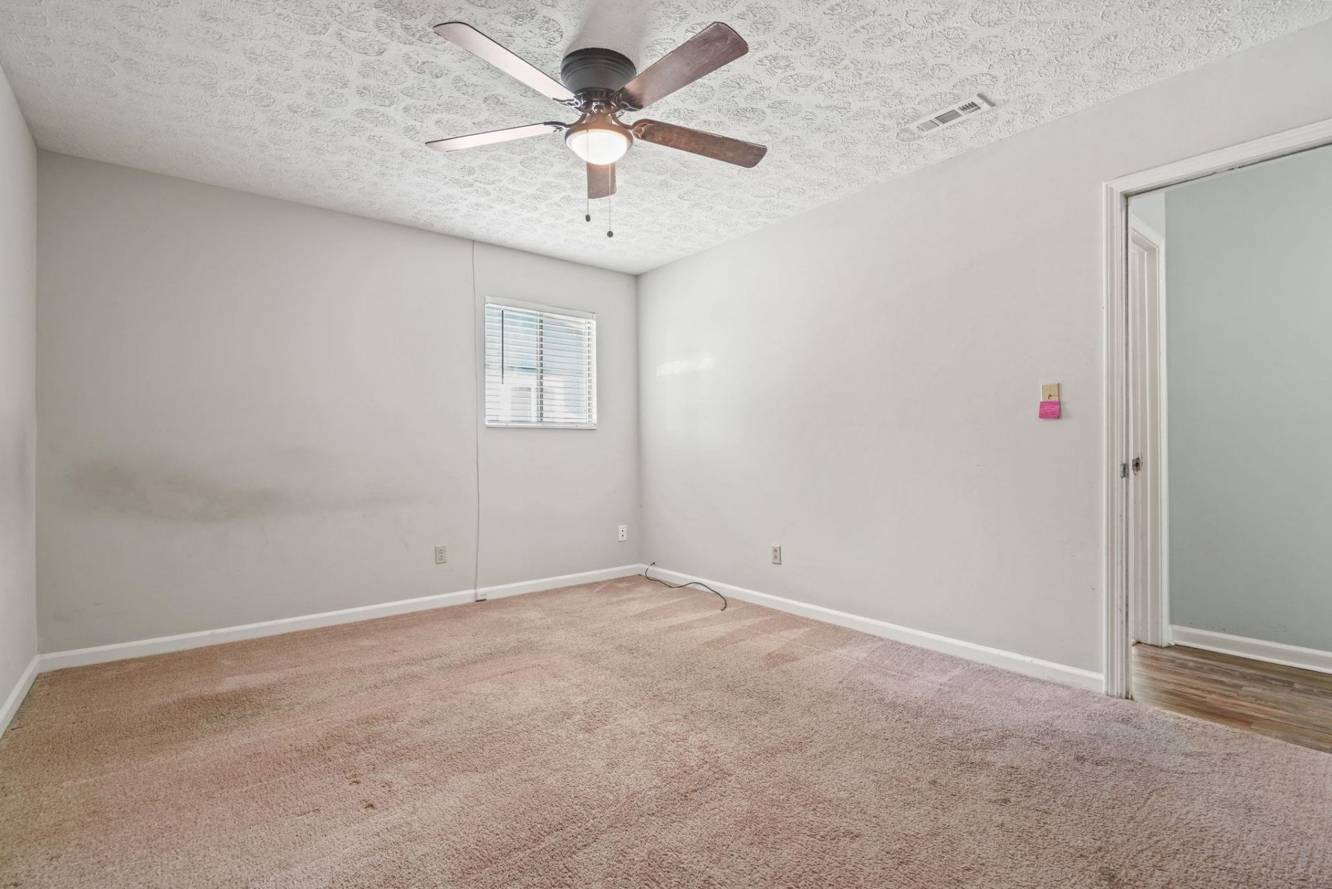 5039 Watergate Dr. Photo 23