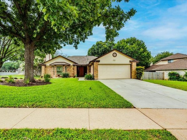 16517 Spotted Eagle DR , Leander, TX 78641