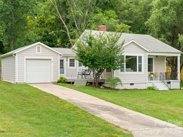 25 Nesbitt Street , Waynesville, NC 28786