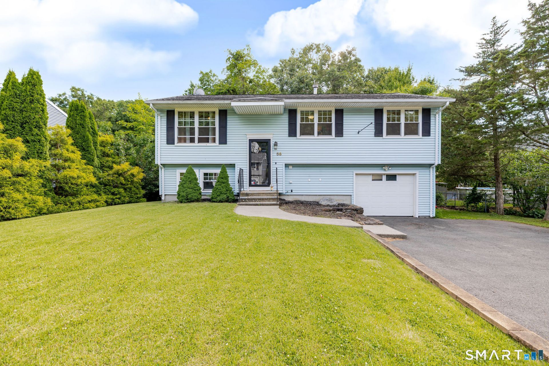 58 Celentano, Naugatuck, CT 06770 Main Photo