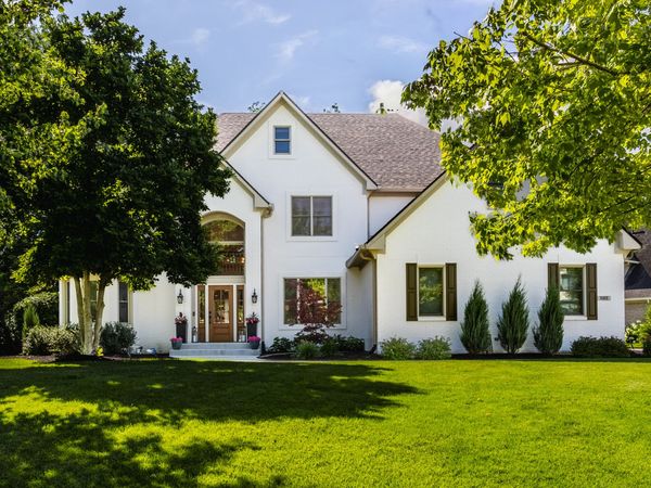 7165 Fox Hollow Ridge, Zionsville, IN 46077