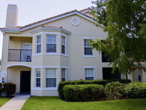 136 SW Peacock Boulevard, Unit 19-104, Port St. Lucie, FL 34986