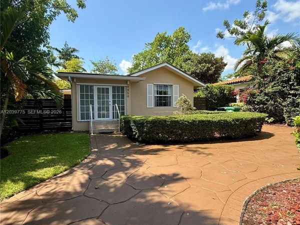 4456 SW 10th St , Miami, FL 33134