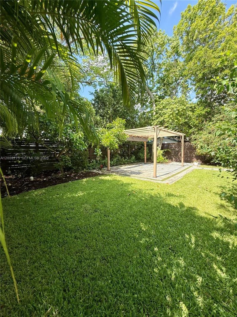 4456 SW 10th St , Miami, FL 33134 Photo