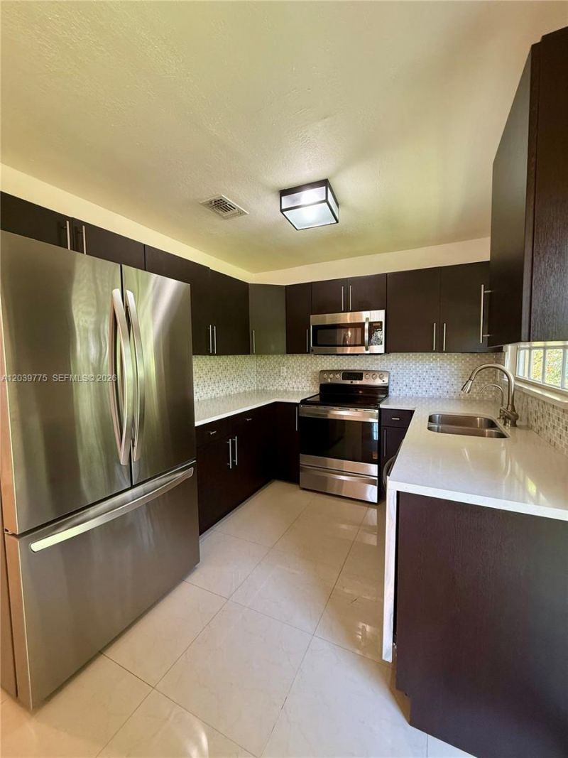 4456 SW 10th St , Miami, FL 33134 Photo