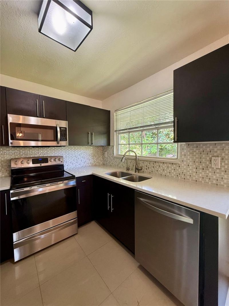 4456 SW 10th St , Miami, FL 33134 Photo