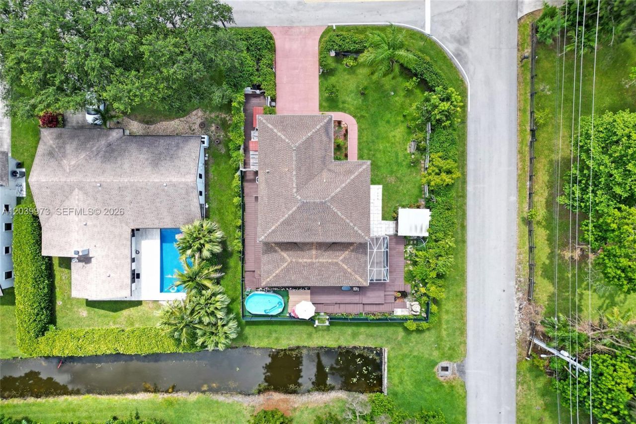 2151 NW 121st Ave , Plantation, FL 33323 Photo