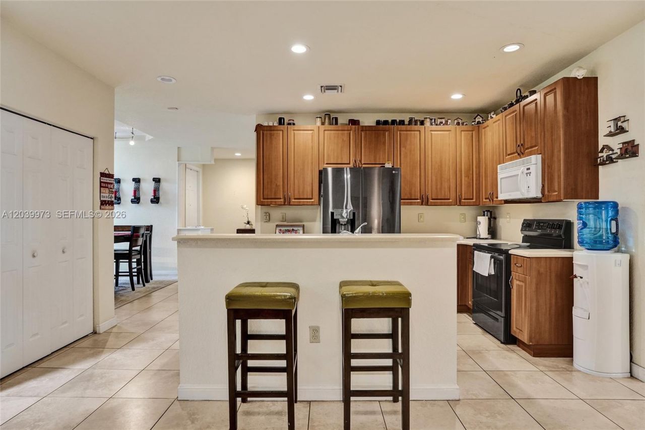 2151 NW 121st Ave, Plantation, FL 33323 Photo