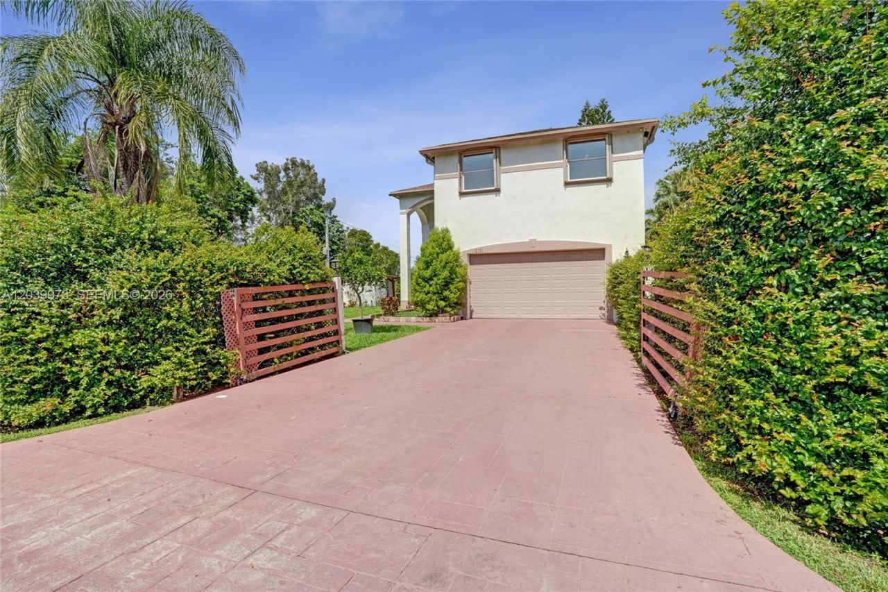 2151 NW 121st Ave, Plantation, FL 33323 Photo