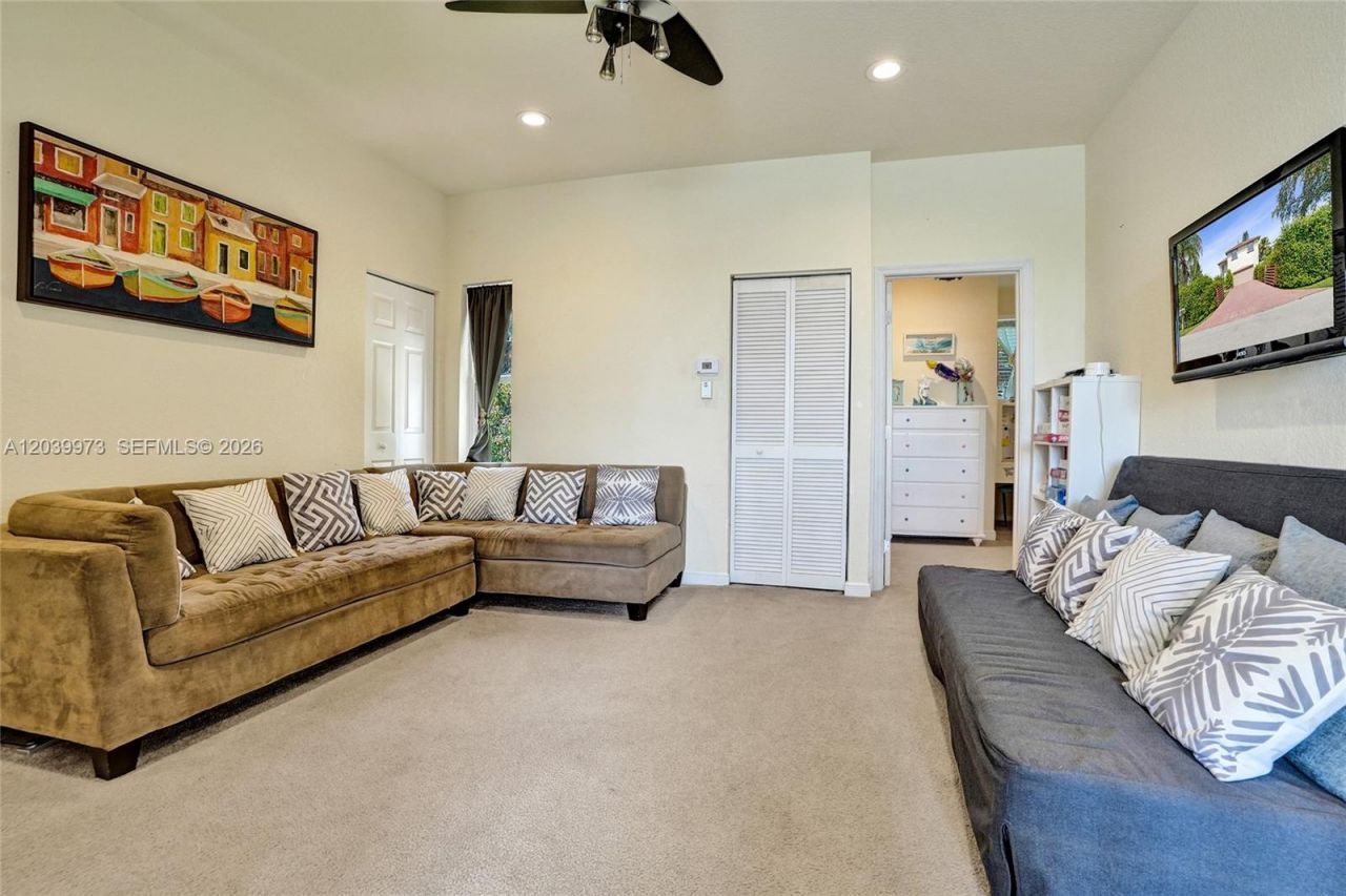 2151 NW 121st Ave, Plantation, FL 33323 Photo