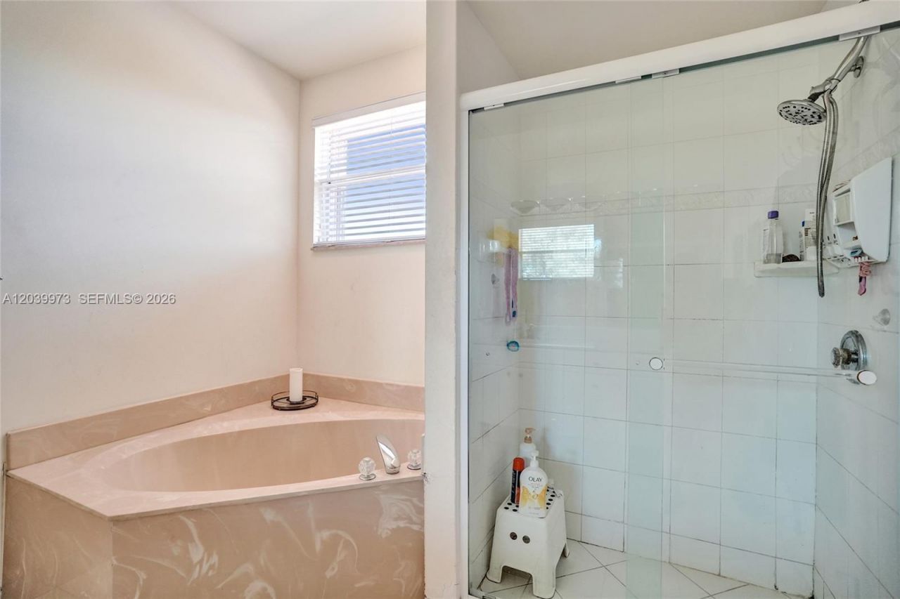 2151 NW 121st Ave , Plantation, FL 33323 Photo