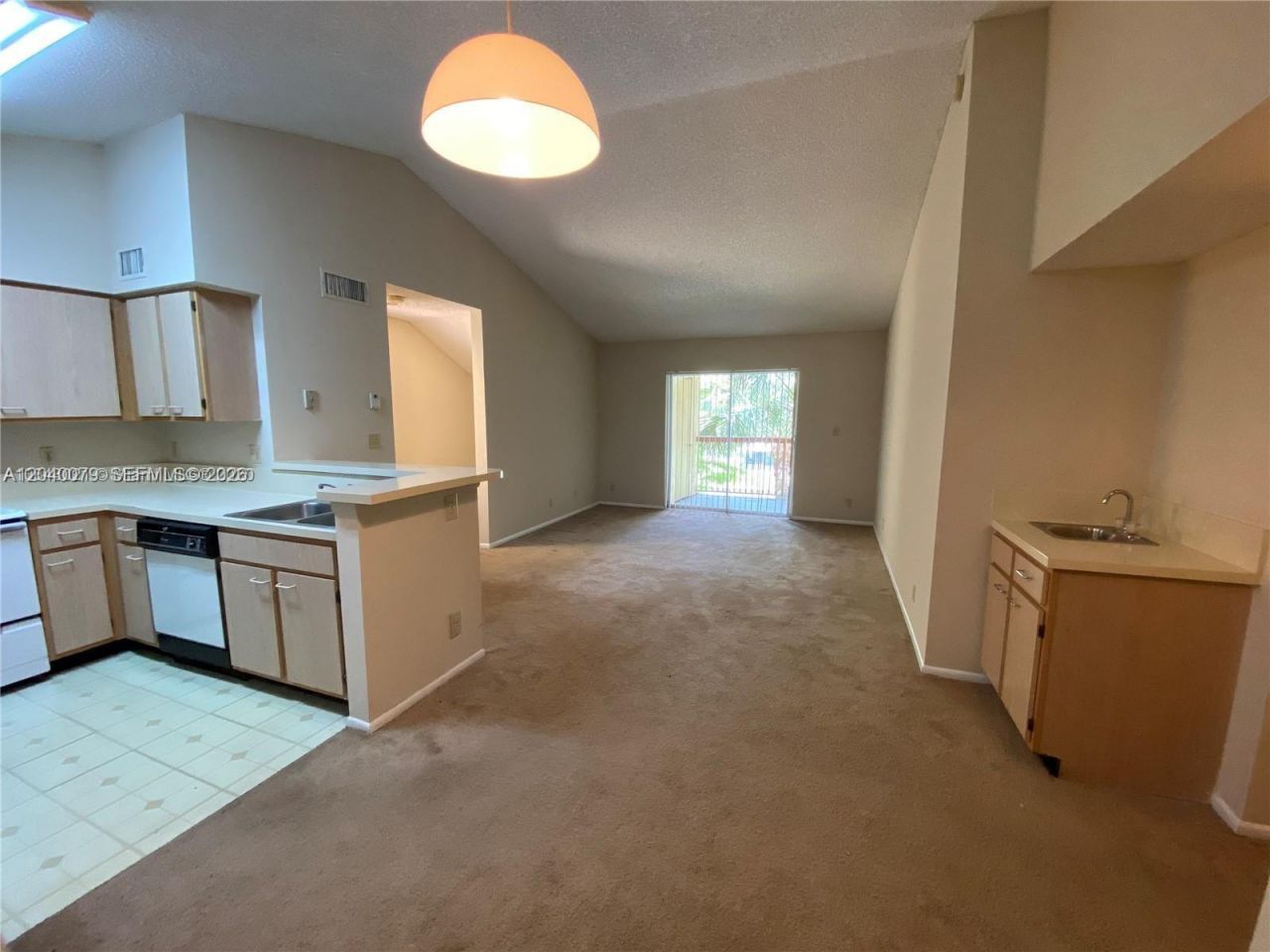 7630 Westwood Dr , Unit 327, Tamarac, FL 33321 Photo