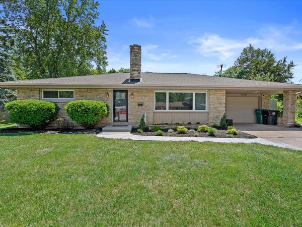 N84W16093 Donald Ct, Menomonee Falls, WI 53051