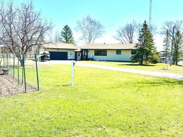 1421 Riverside Drive NW, Baudette, MN 56623